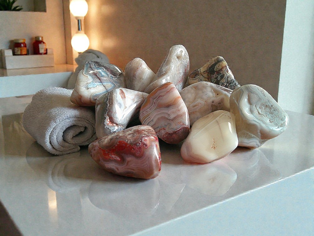 Medium Crazy Lace Agate Tumblestone 20-30mm - Image 2