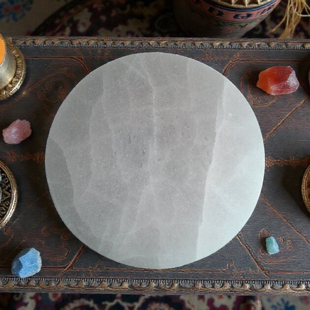 Selenite Charging plate 10cm Round. Plain.