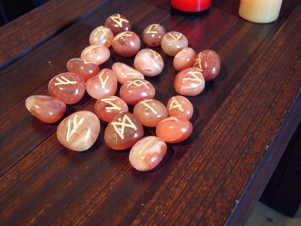 Rune Set, Carnelian