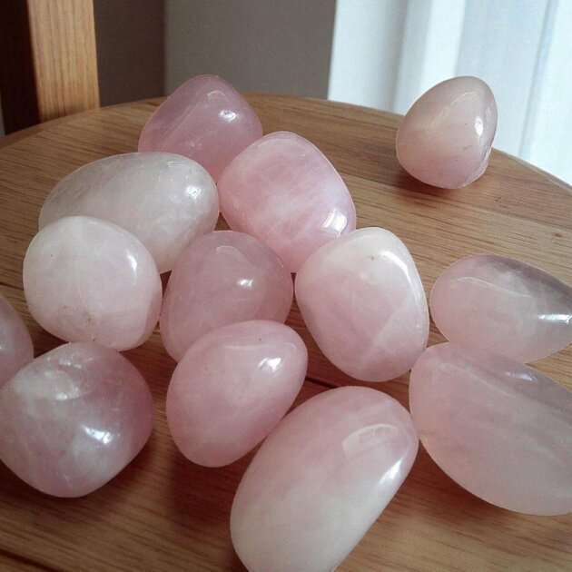 Medium Rose Quartz Tumblestones 20-30mm