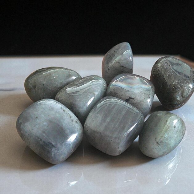 Small Labradorite Tumblestone 10-20mm
