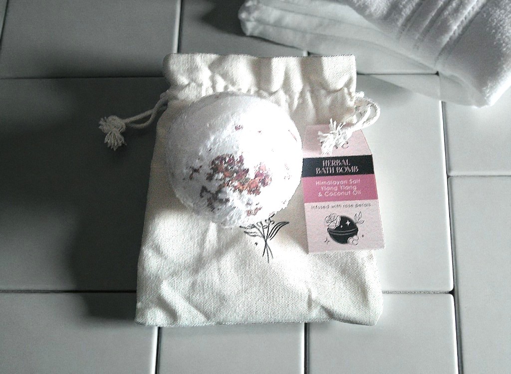 Herbal Bath Bomb, Love - Image 2
