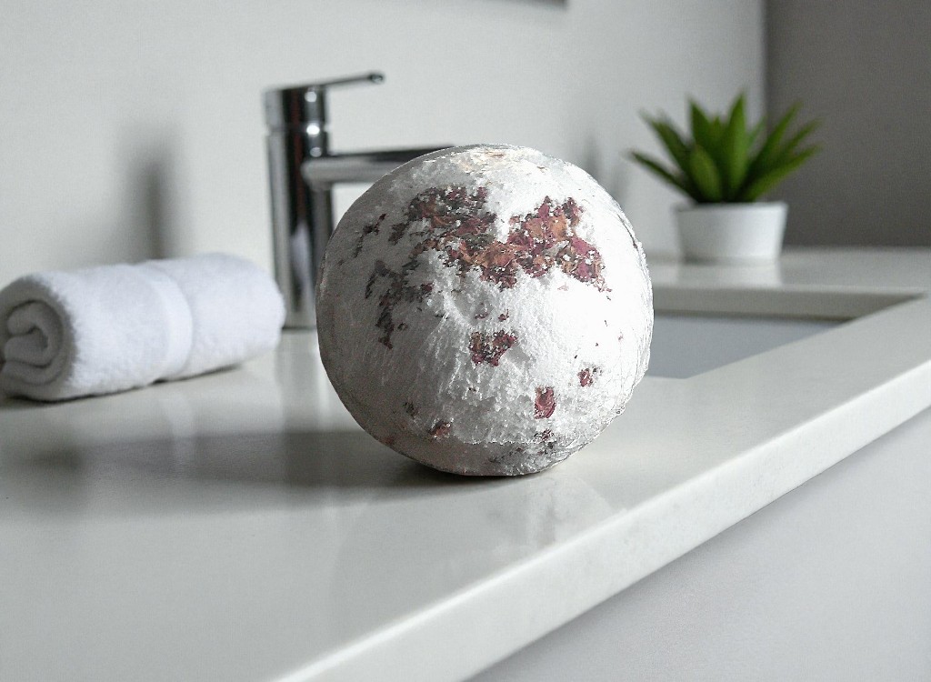 Herbal Bath Bomb, Love - Image 3
