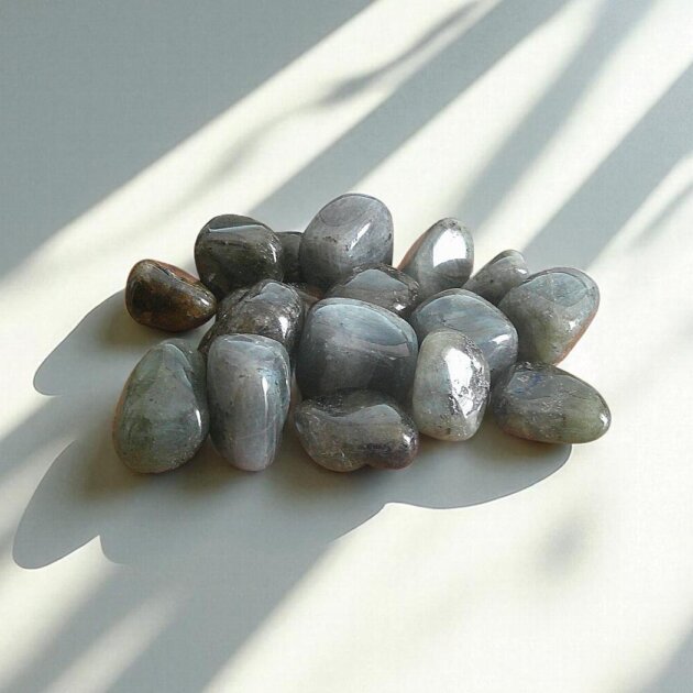 Medium Labradorite Tumblestones  20-30mm