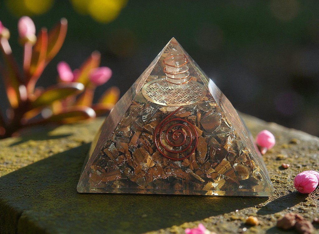 Orgonite Tigers Eye Pyramid 8cm base