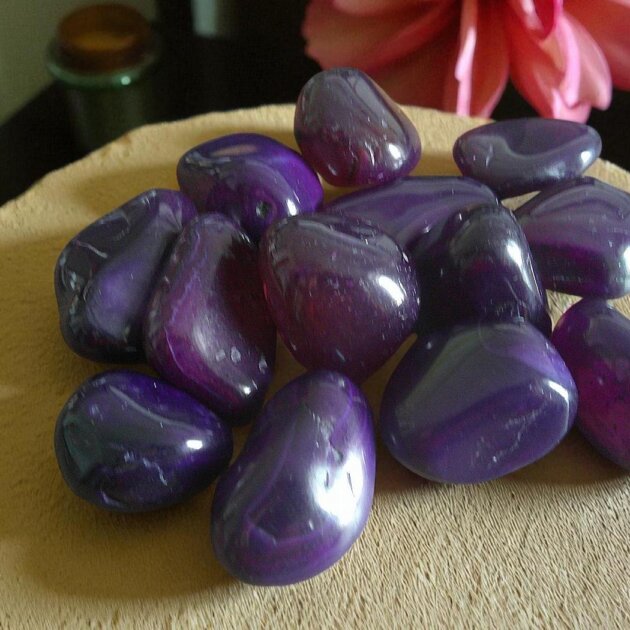 Medium Purple Agate Tumblestones  20-30mm