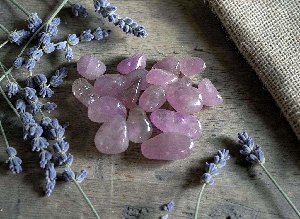 Small Amethyst Tumblestones 10-20 mm