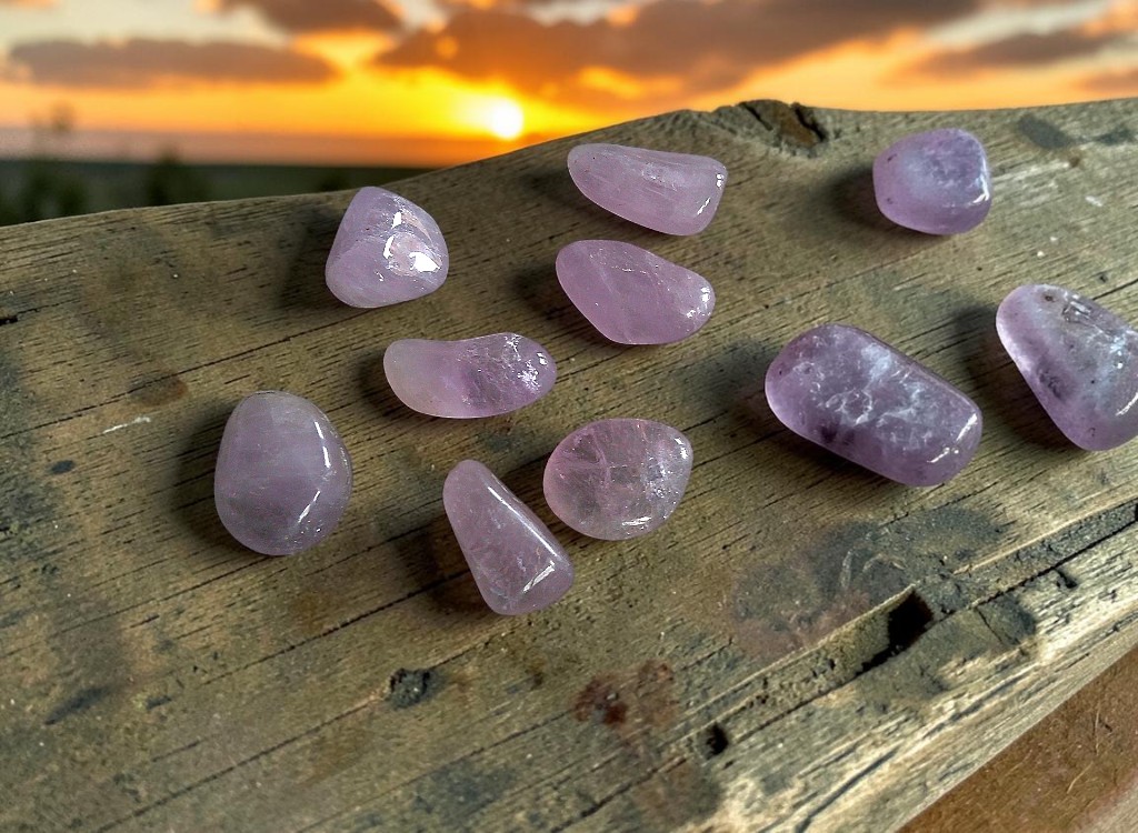 Small Amethyst Tumblestones 10-20 mm - Image 2